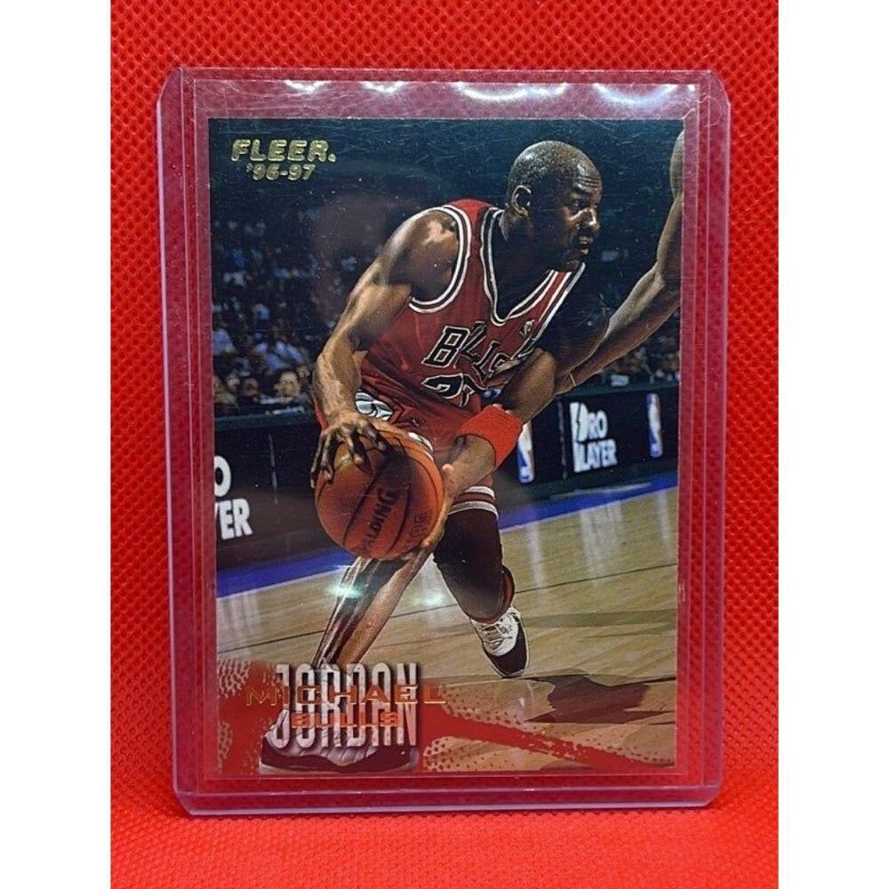 Michael Jordan Card 1996-97 Fleer #13 in Excellent condition
